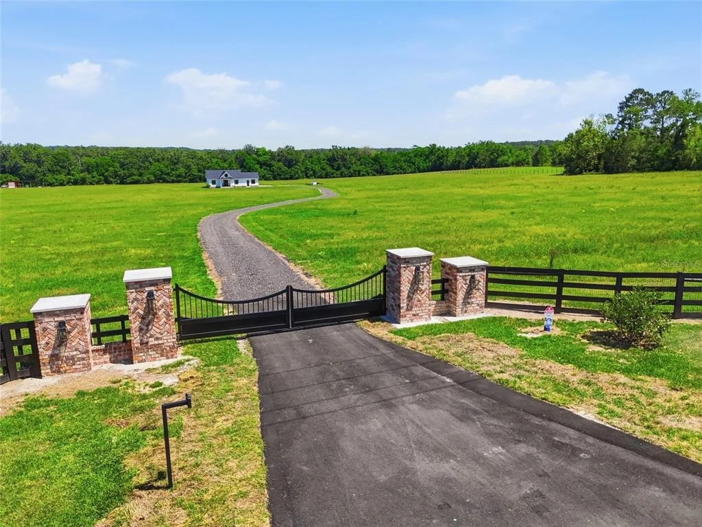 Photo of 18605 NW COUNTY ROAD 235A