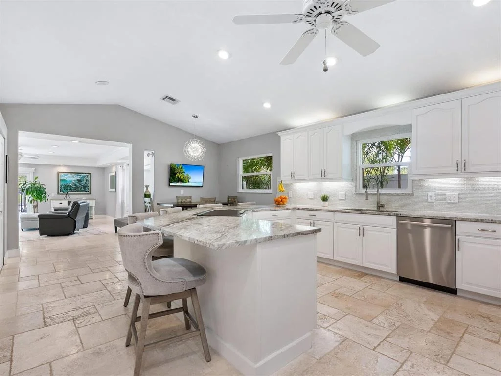 Photo of 221 LYCHEE ROAD