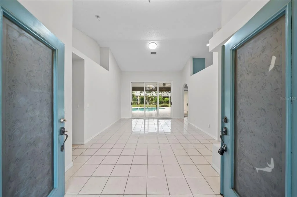 Photo of 555 PARK ESTATES SQUARE