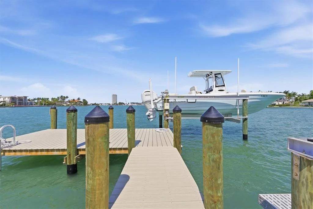 Photo of 216 BIRD KEY DRIVE
