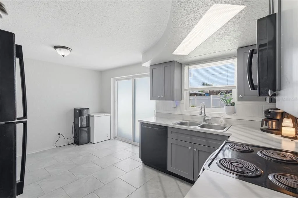 Photo of 4327 BEACON SQUARE DRIVE