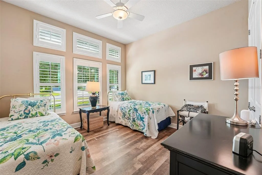 Photo of 648 SOUTHLAKE DRIVE