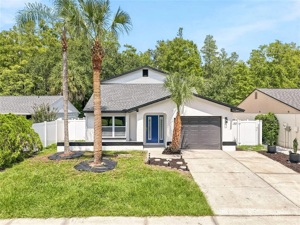 Photo of 15924 WINDING DR