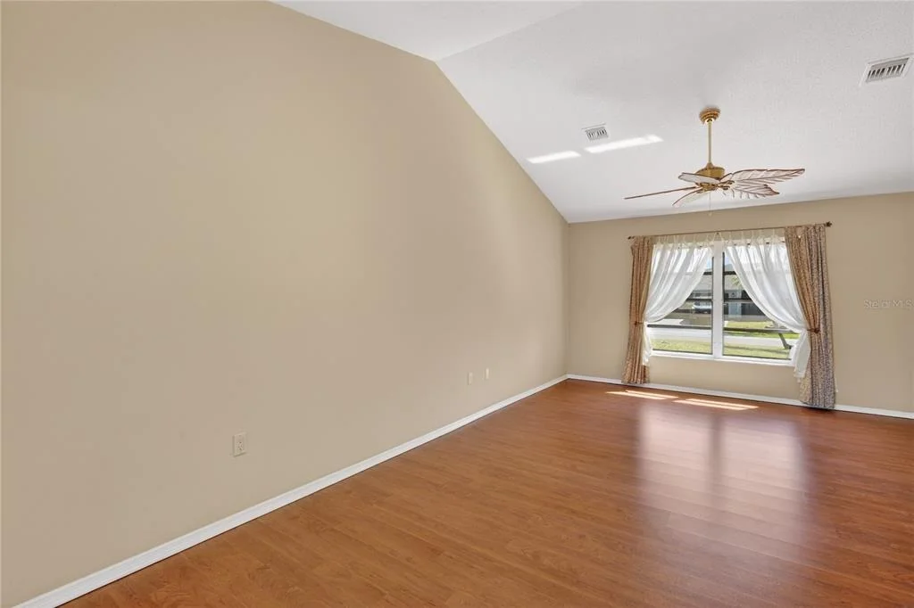 Photo of 5852 LINCOLN ROAD