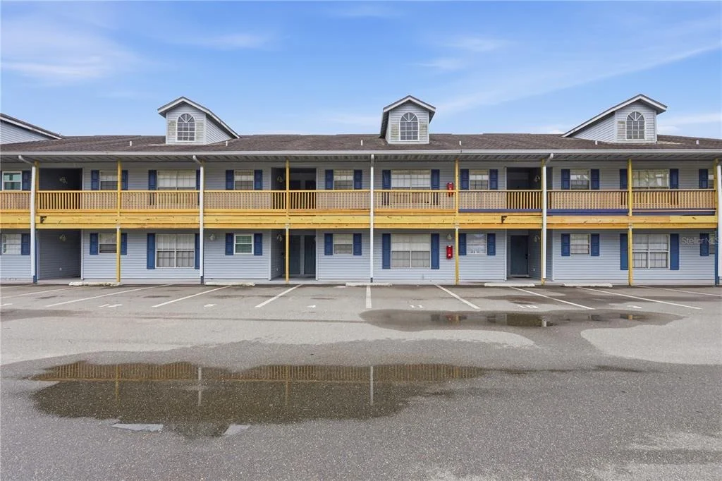 Photo of Unit F13 at 313 DIRKSEN DRIVE