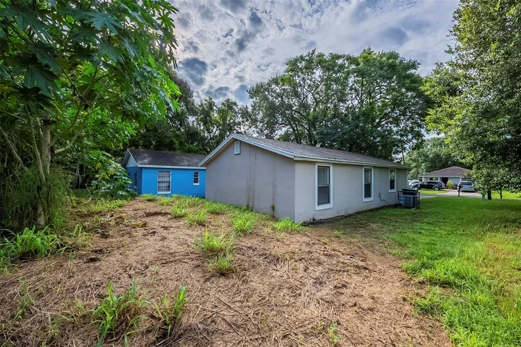 Photo of 523 CARVER BOULEVARD