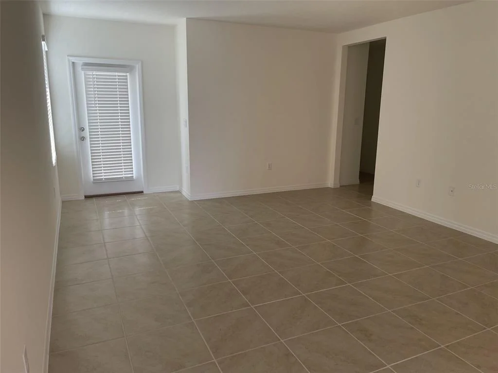 Photo of 927 WATERFALL BOULEVARD