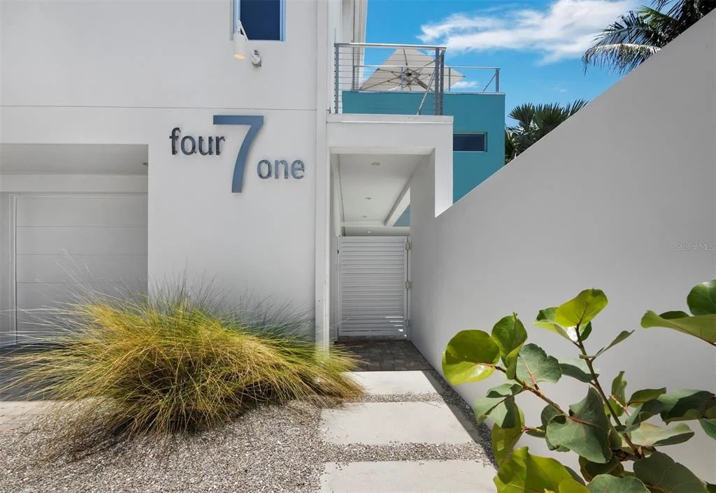 Photo of 471 ISLAND CIRCLE