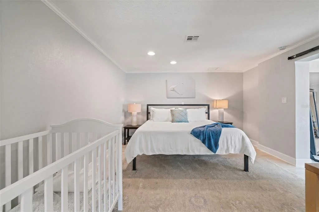 Photo of 2211 PALM TREE DRIVE