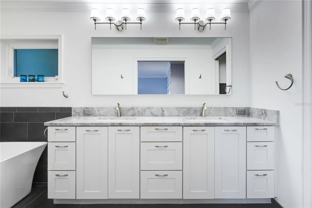 Photo of 1321 HEIM ROAD