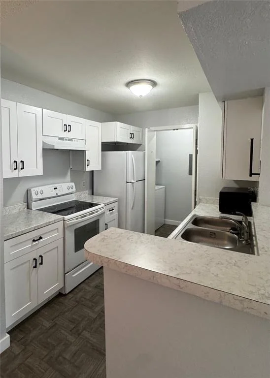 Photo of Unit 203 at 5540 DEVONBRIAR WAY