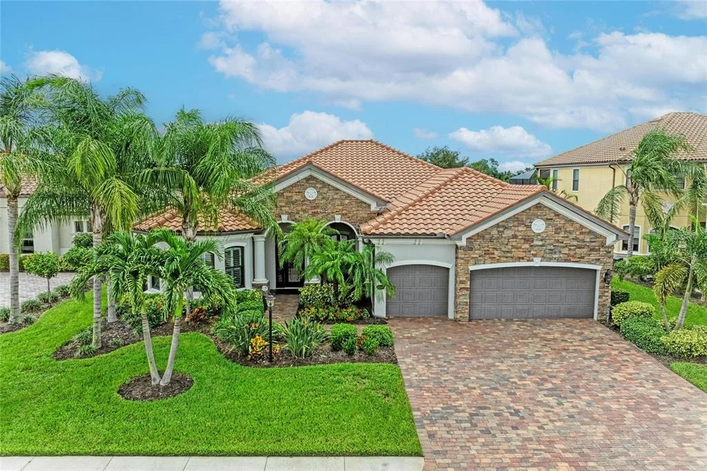 Photo of 5660 CLOVERLEAF RUN