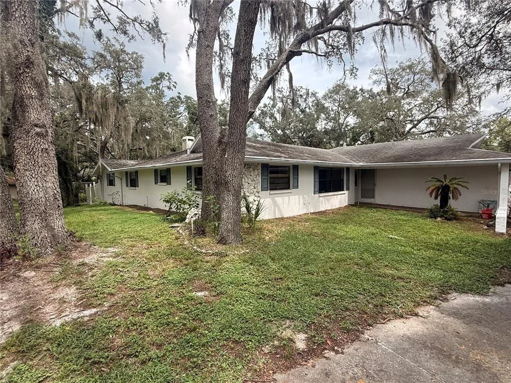 Photo of 18618 ANGLEWOOD DRIVE