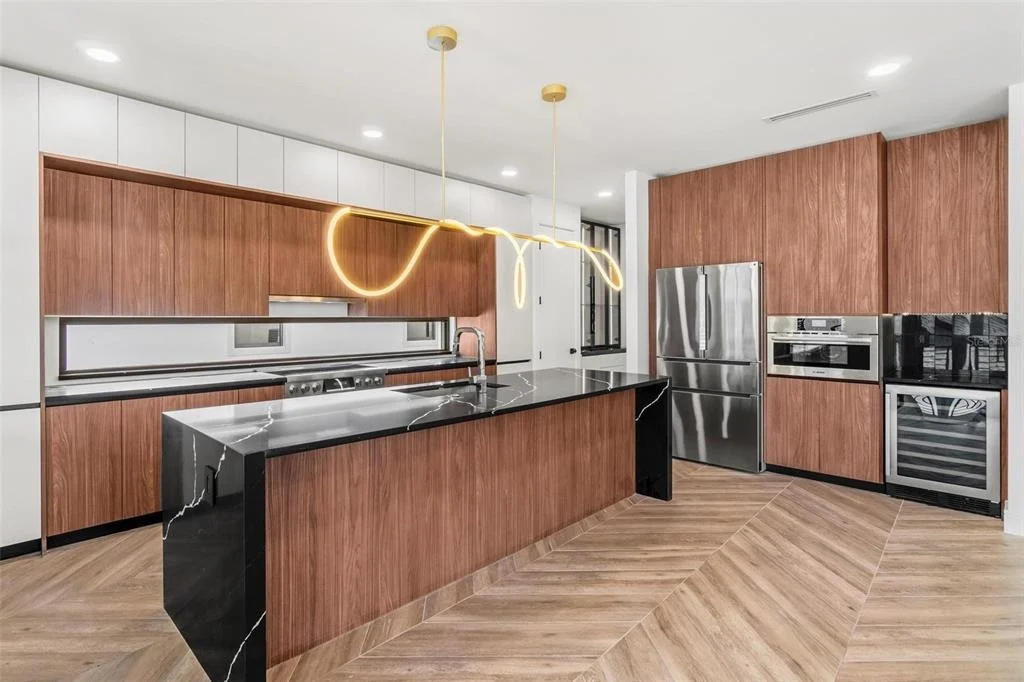 Photo of 401 PARK BOULEVARD