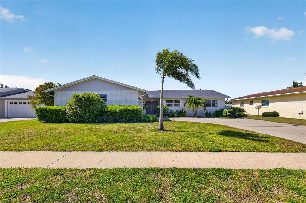 Photo of 8450 FLAGSTONE DRIVE