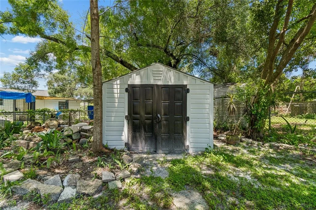 Photo of 1614 E MAPLE AVENUE