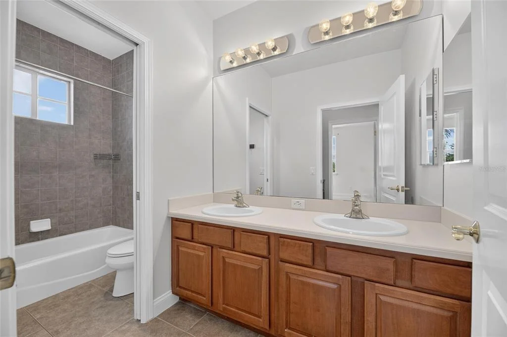 Photo of 824 ISLEBAY DRIVE
