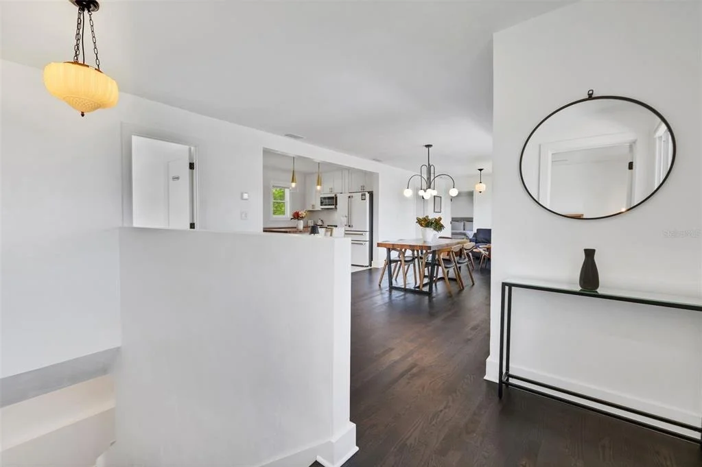 Photo of 39 E PARK AVENUE