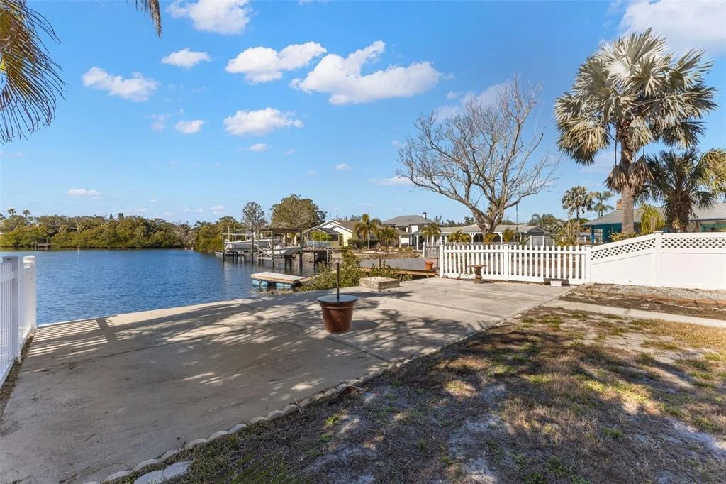 Photo of 2138 BAYOU DRIVE