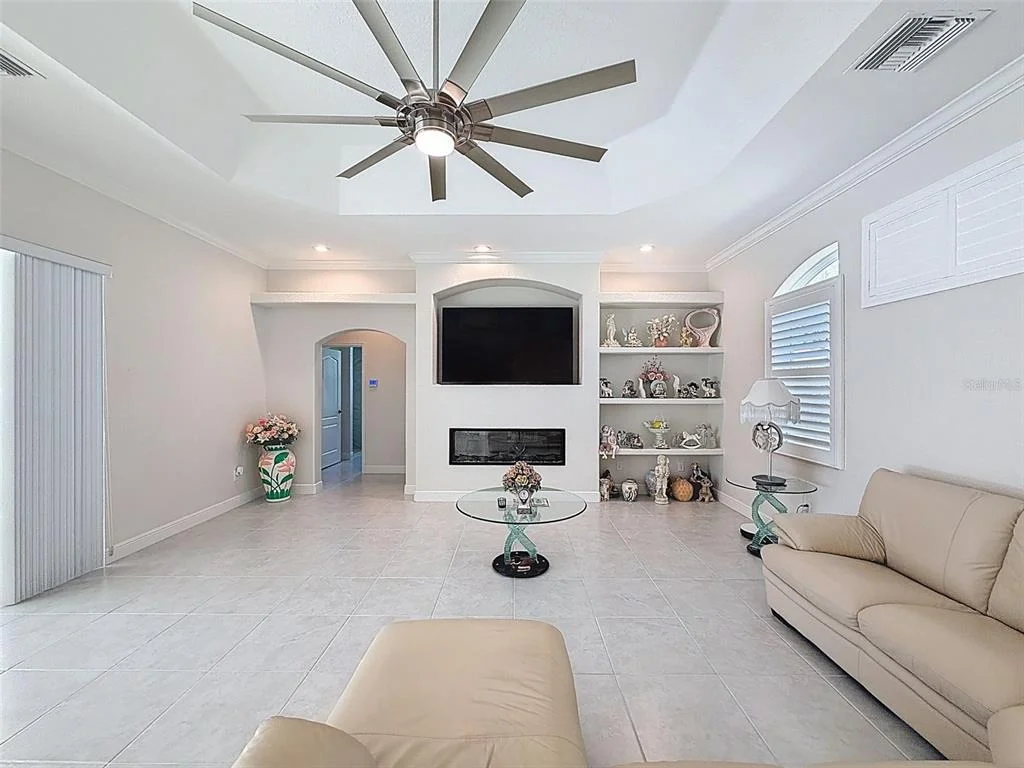 Photo of 1321 VALIANT AVENUE