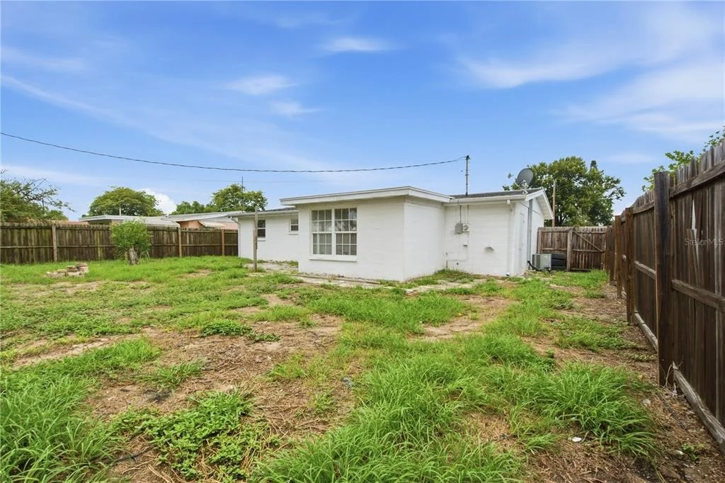 Photo of 2122 HOLIDAY DRIVE