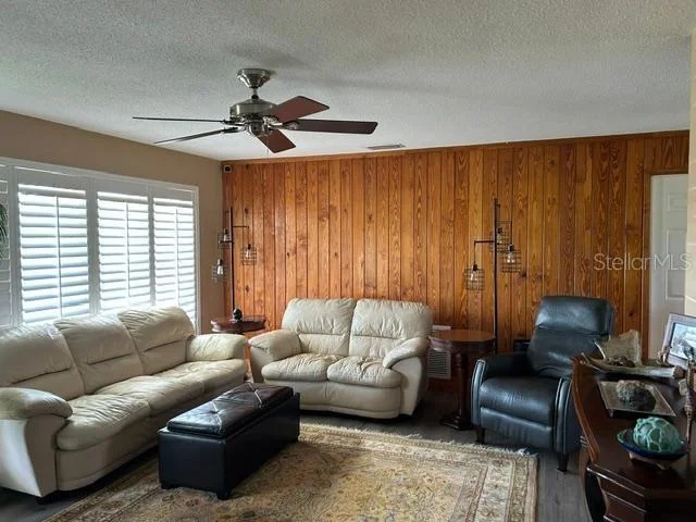 Photo of 1638 PARADISE LANE
