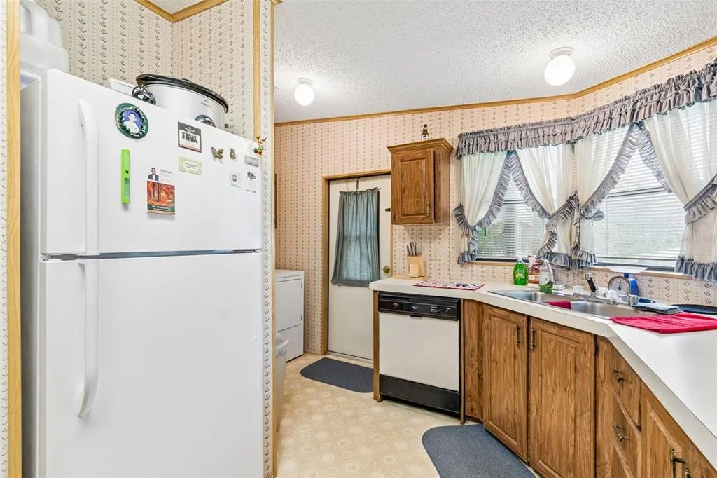 Photo of 6325 OAKVIEW LANE