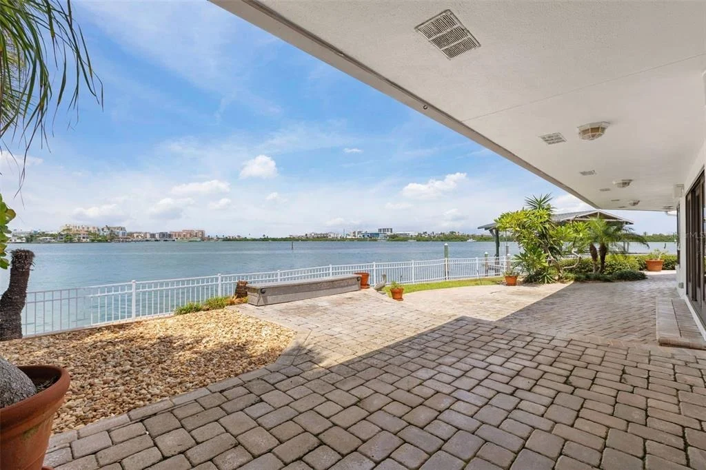 Photo of 290 BAYSIDE DRIVE