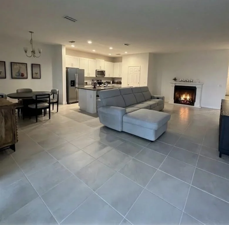 Photo of 7118 ROLLING LEAF ROAD