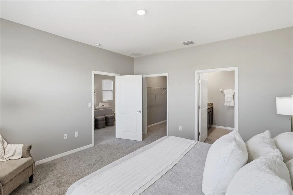 Photo of 5541 NW 40TH LOOP
