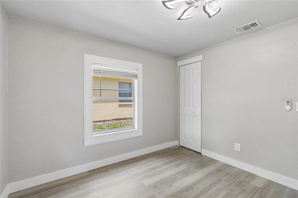 Photo of 1614 E MAPLE AVENUE