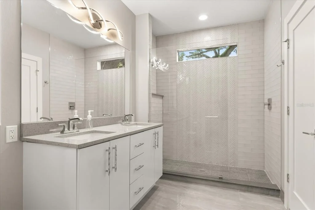 Photo of 808 EDGEWATER DRIVE