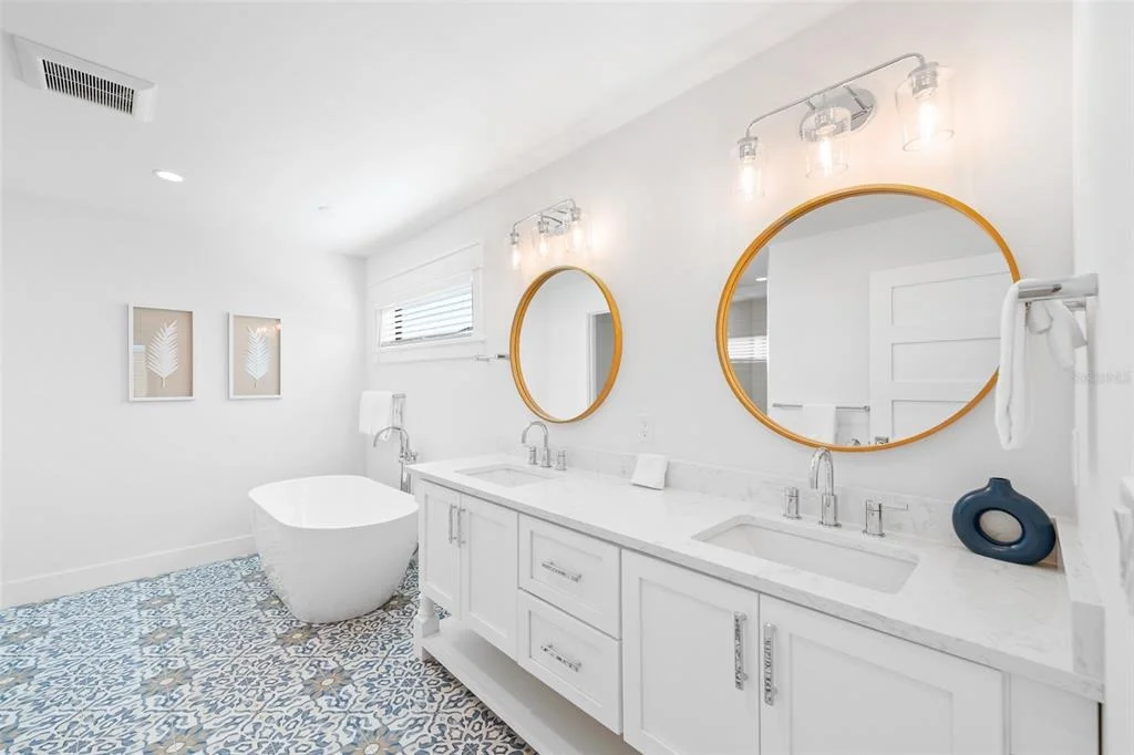 Photo of 211 GRANT DRIVE