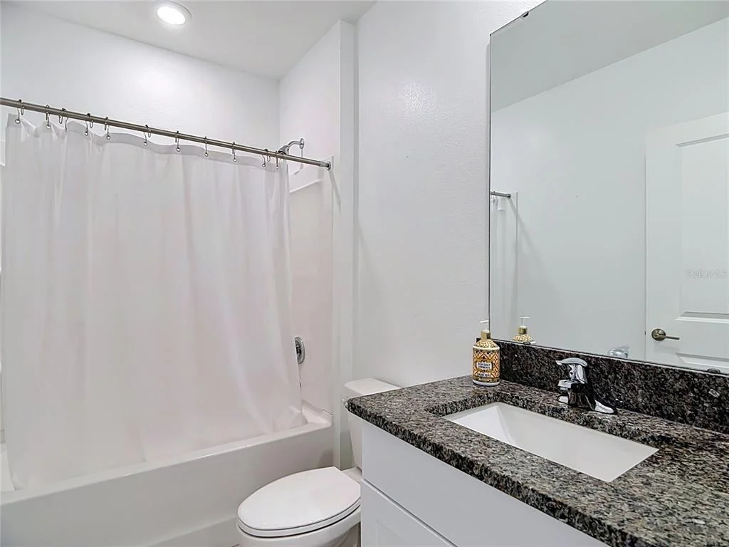 Photo of 1633 RED LOOP