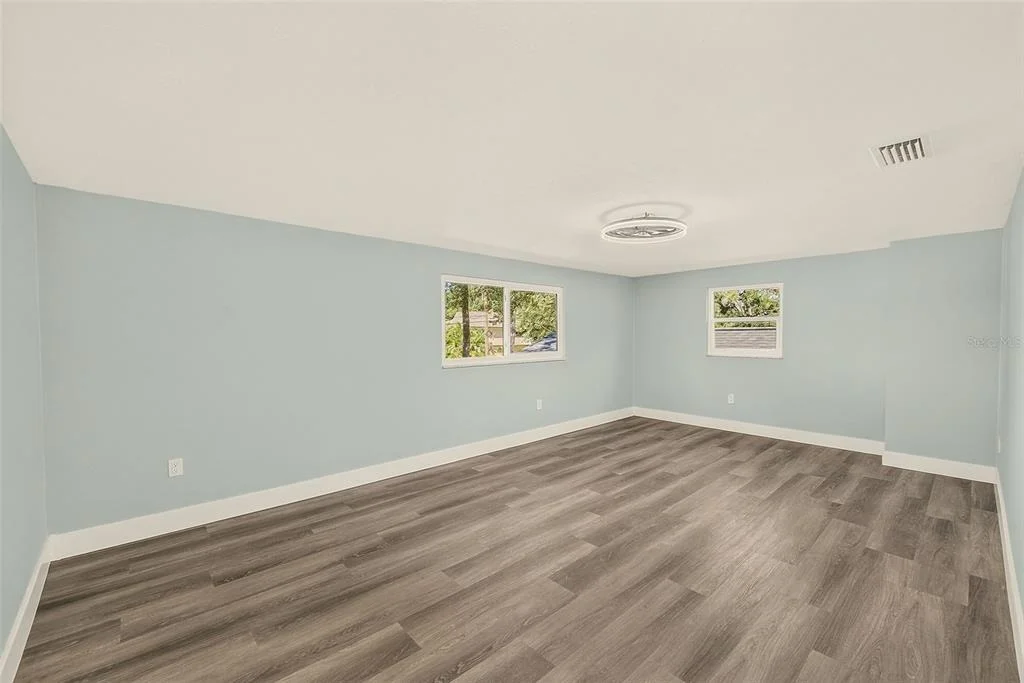 Photo of 1595 OAK LANE