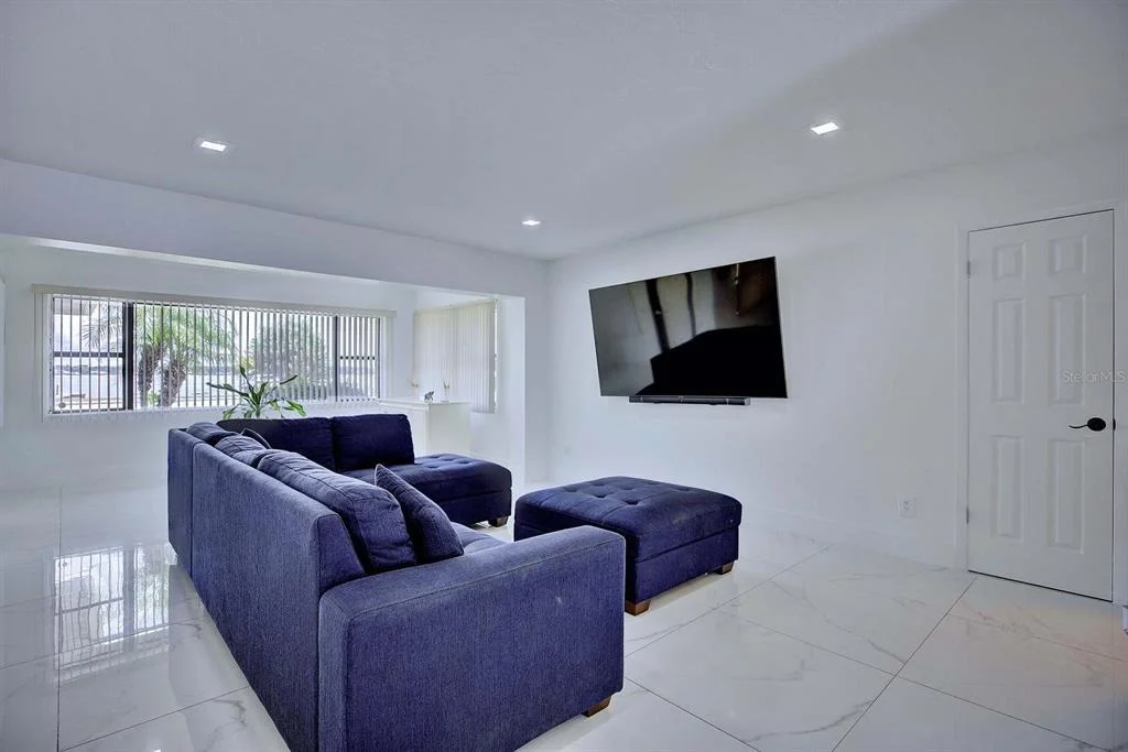 Photo of 4160 LAKEVIEW DRIVE