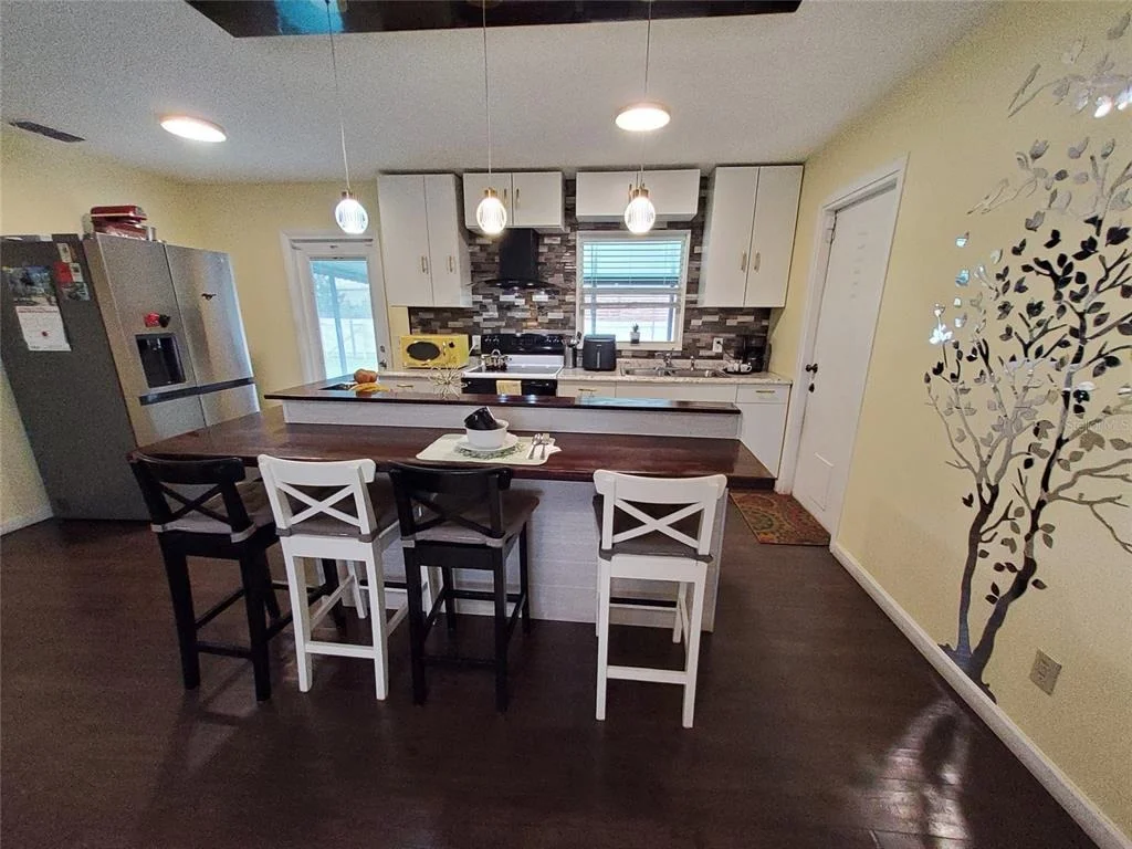 Photo of 1319 MANOR DRIVE