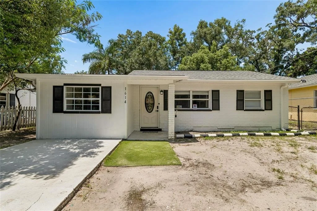 Photo of 1614 E MAPLE AVENUE