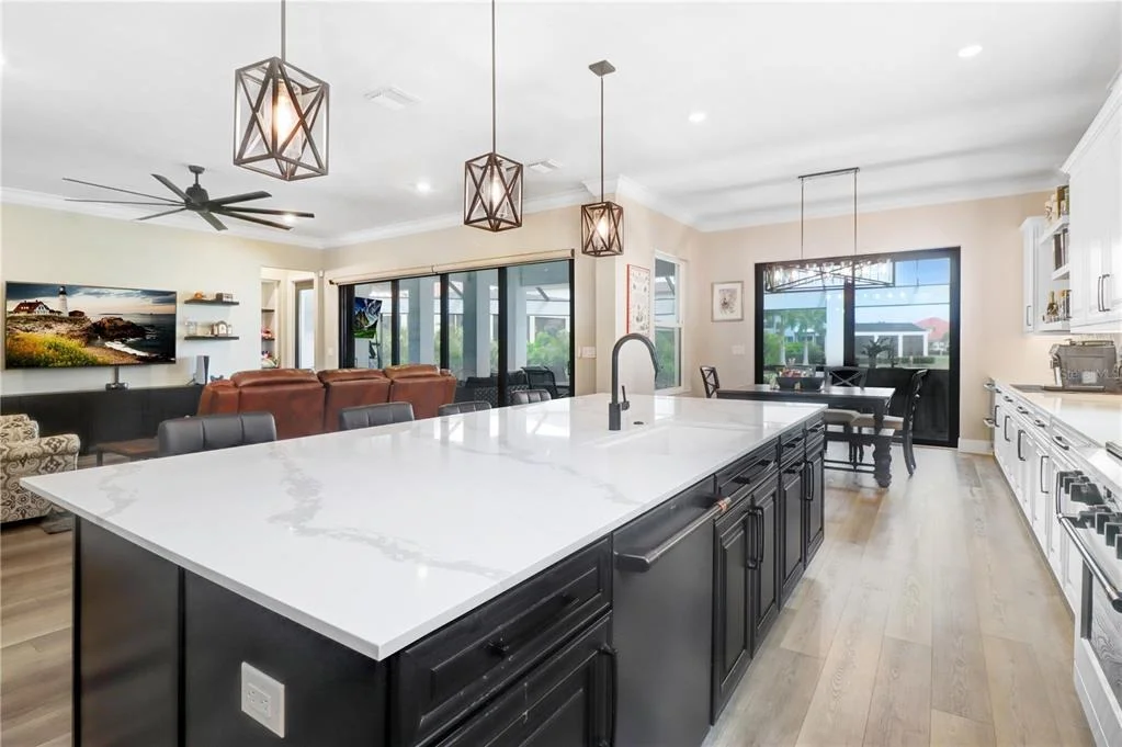 Photo of 6104 LAGOMAR LANE