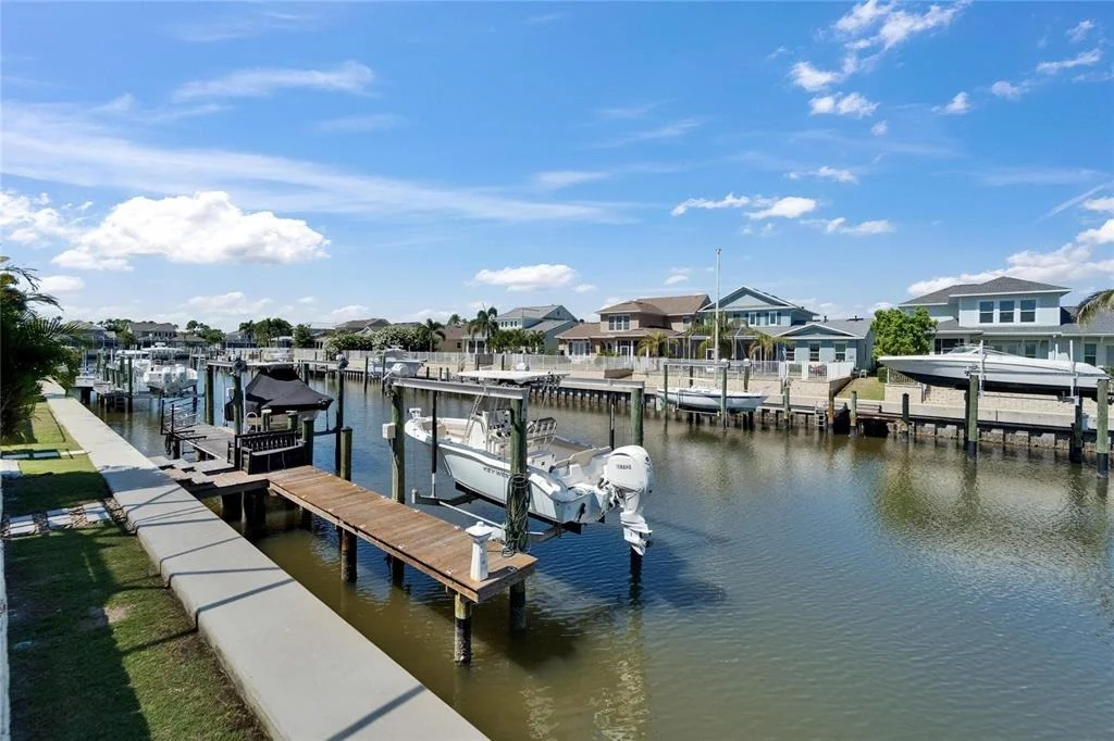Photo of 426 ISLEBAY DRIVE