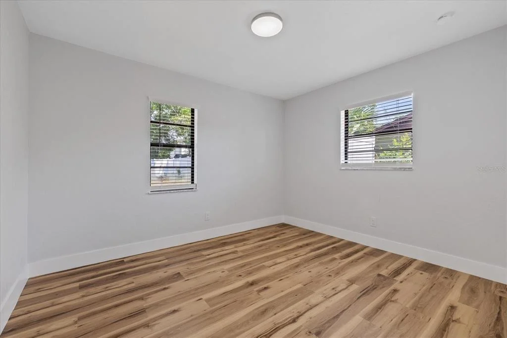 Photo of 12018 LINDEN DRIVE