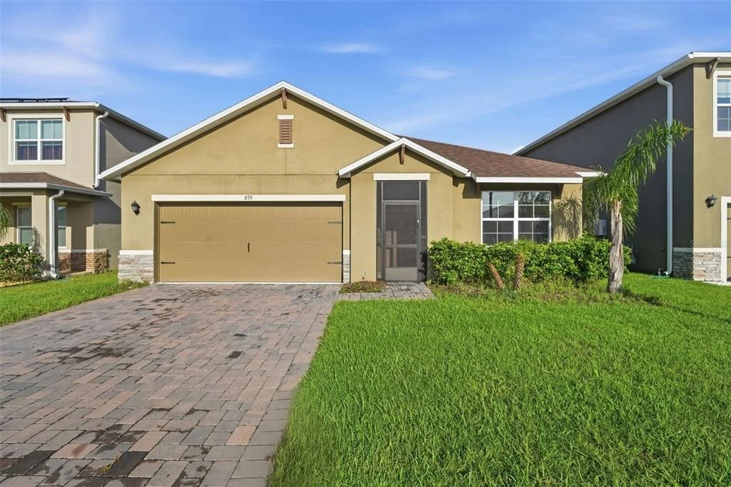 Photo of 895 LAZIO CIRCLE
