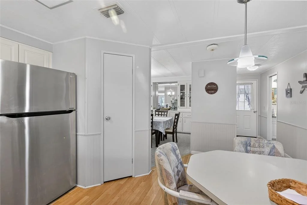 Photo of 652 LA SALA