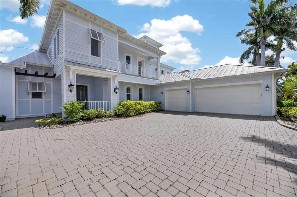 Photo of 613 BALIBAY ROAD