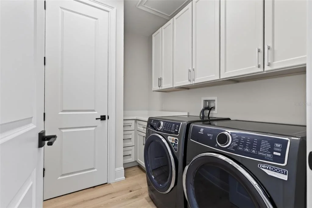 Photo of 656 TROPICAL CIRCLE