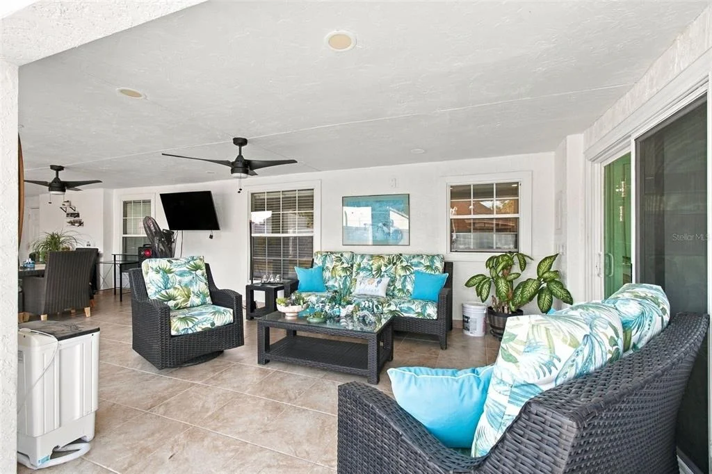 Photo of 1325 OAKCREST DRIVE