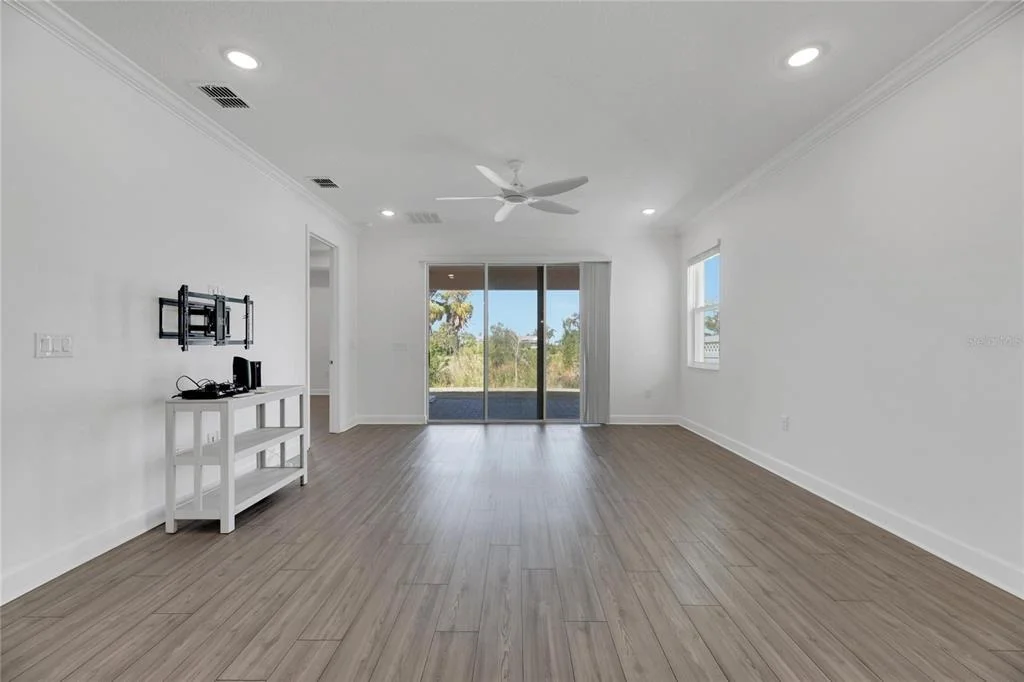 Photo of 923 SIGNET DRIVE