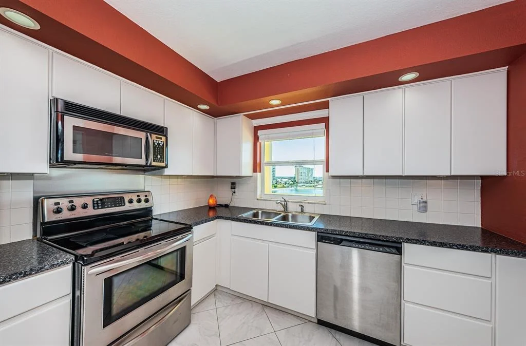 Photo of Unit 604 at 4725 COVE CIRCLE