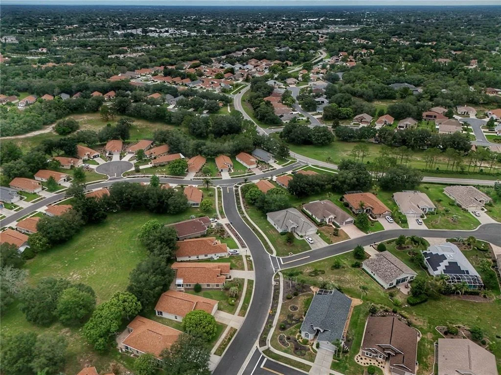 Photo of 259 CENTER OAK CIRCLE