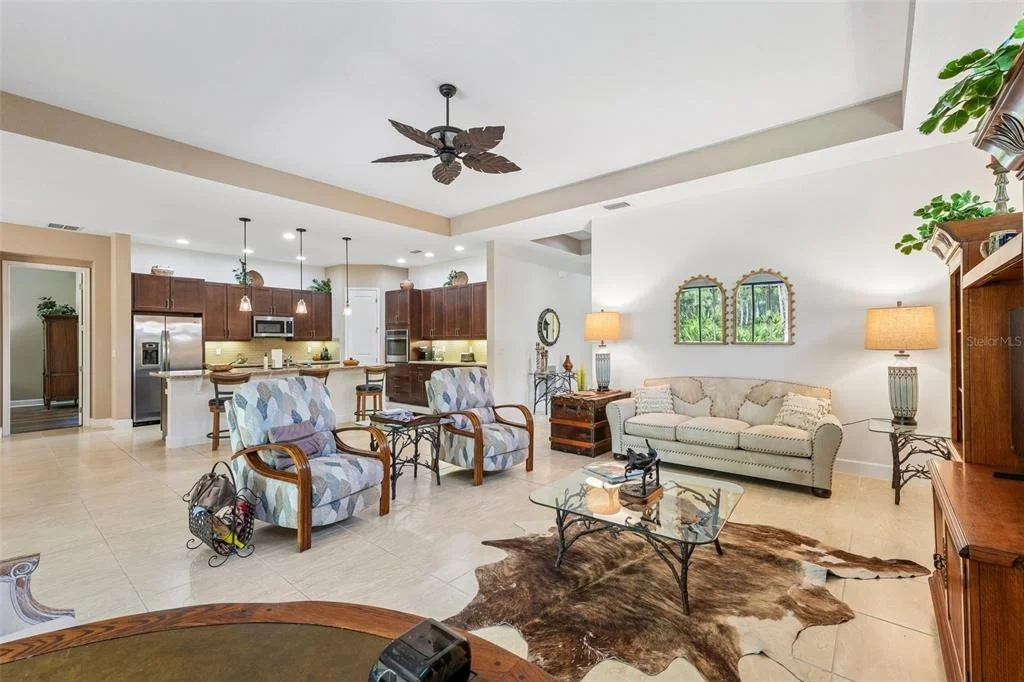 Photo of 648 SOUTHLAKE DRIVE